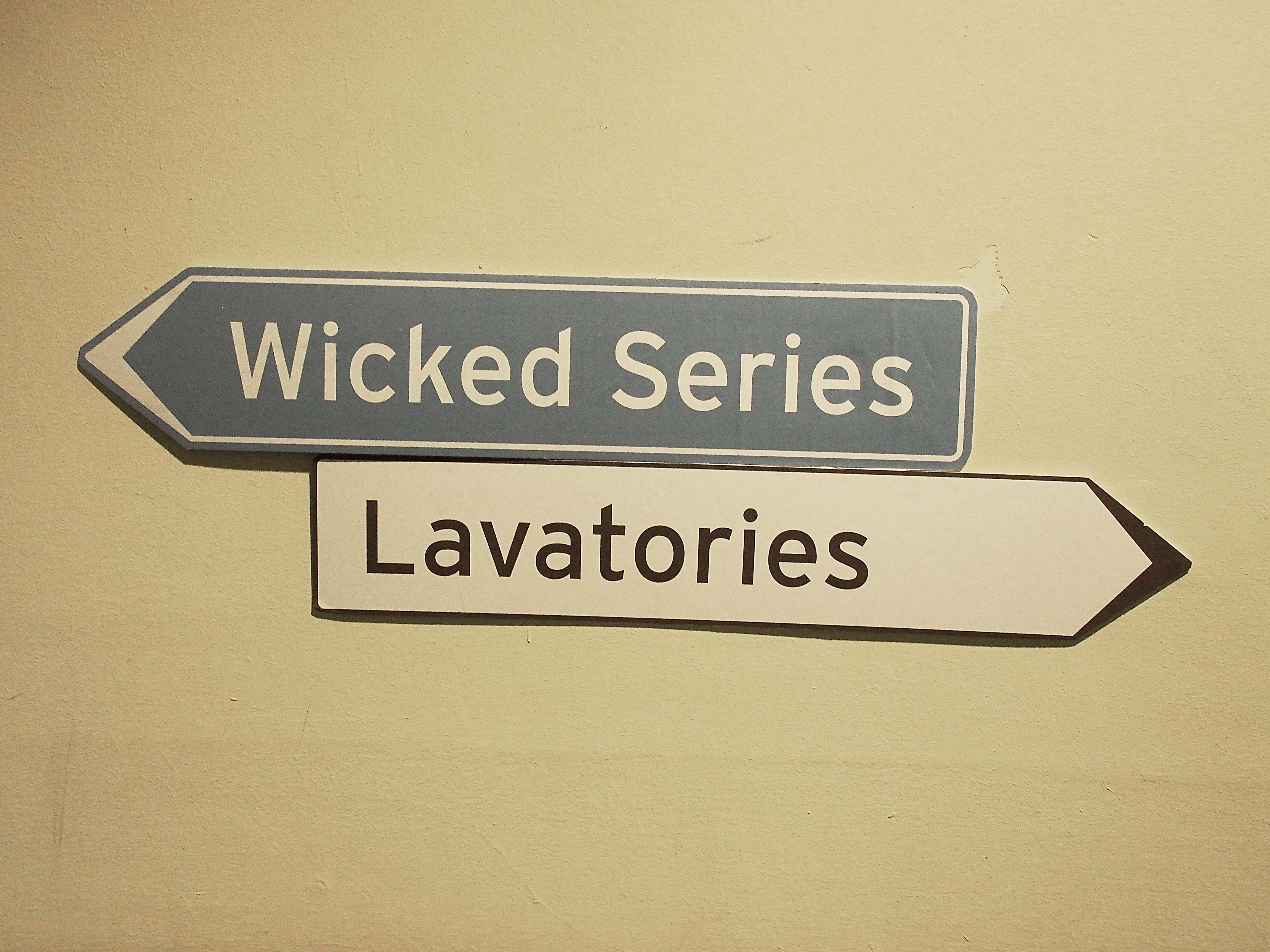 Wicked signs (Aukje Dekker/Flickr)