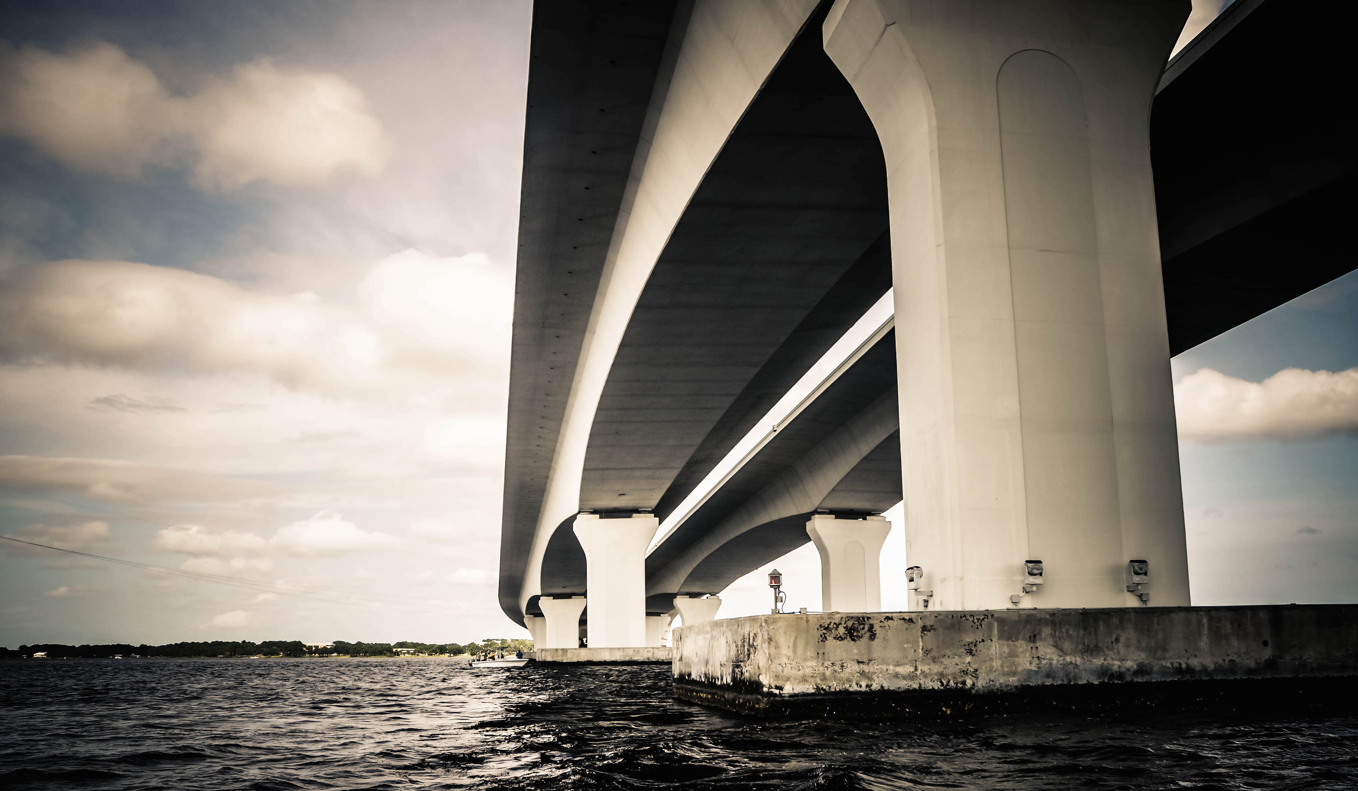 Under the Bridge (Kim Hill/flickr.com)