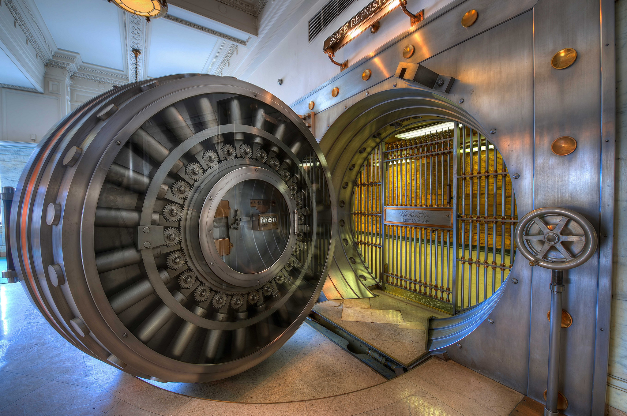 Vintage Bank Vault (Brook Ward/flickr.com)